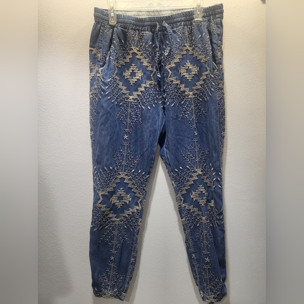 Johnny Was Biya Embroidered Denim Joggers Jean Pants Size M - Picture 5 of 10